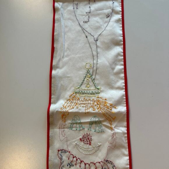 Embroidered clown growth chart - Picture 10 of 12